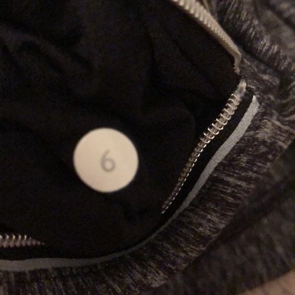 Lulu lemon women’s zip up sports sweater. - Picture 7 of 8